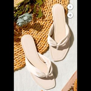 🆕️ NWT Cupshe Hera Ruched Cream Thong Sandals